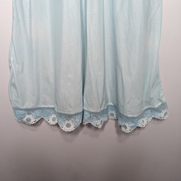 Vintage 1960's Baby Blue Sleeveless V-Neck Maxi Nightgown Floral Daisy Lace Trim - Picture 4 of 9